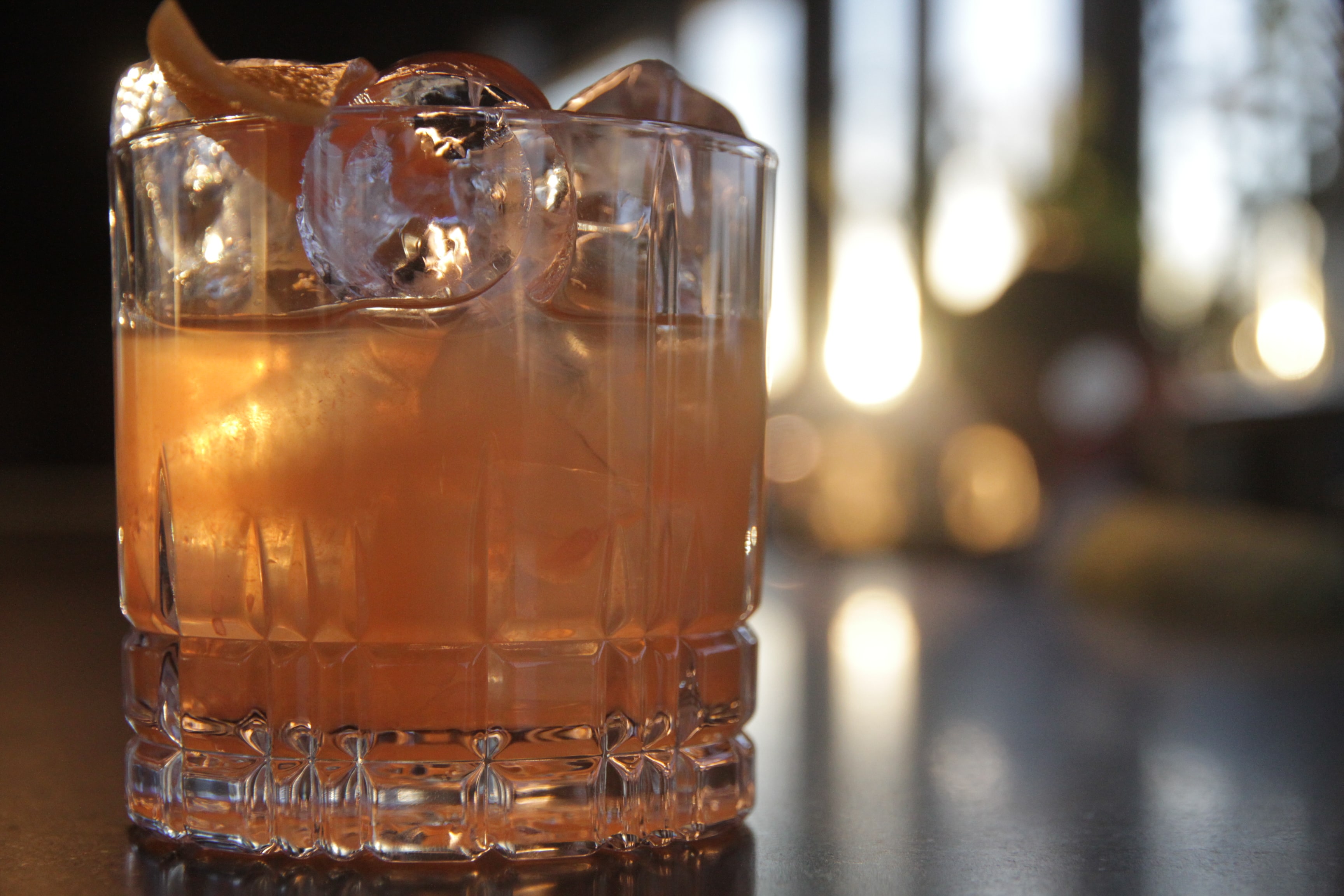 Aperitivo in terrazza con piscina a Milano Hotel VIU Milan